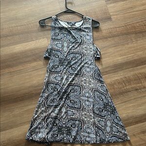 Black and White Mini Sundress with Halter Neckline and Sleeveless Design